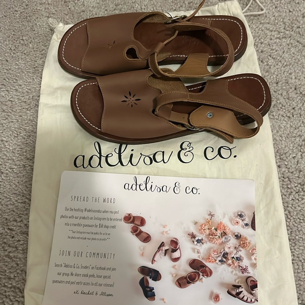 Adelisa & co. Leather sandal.